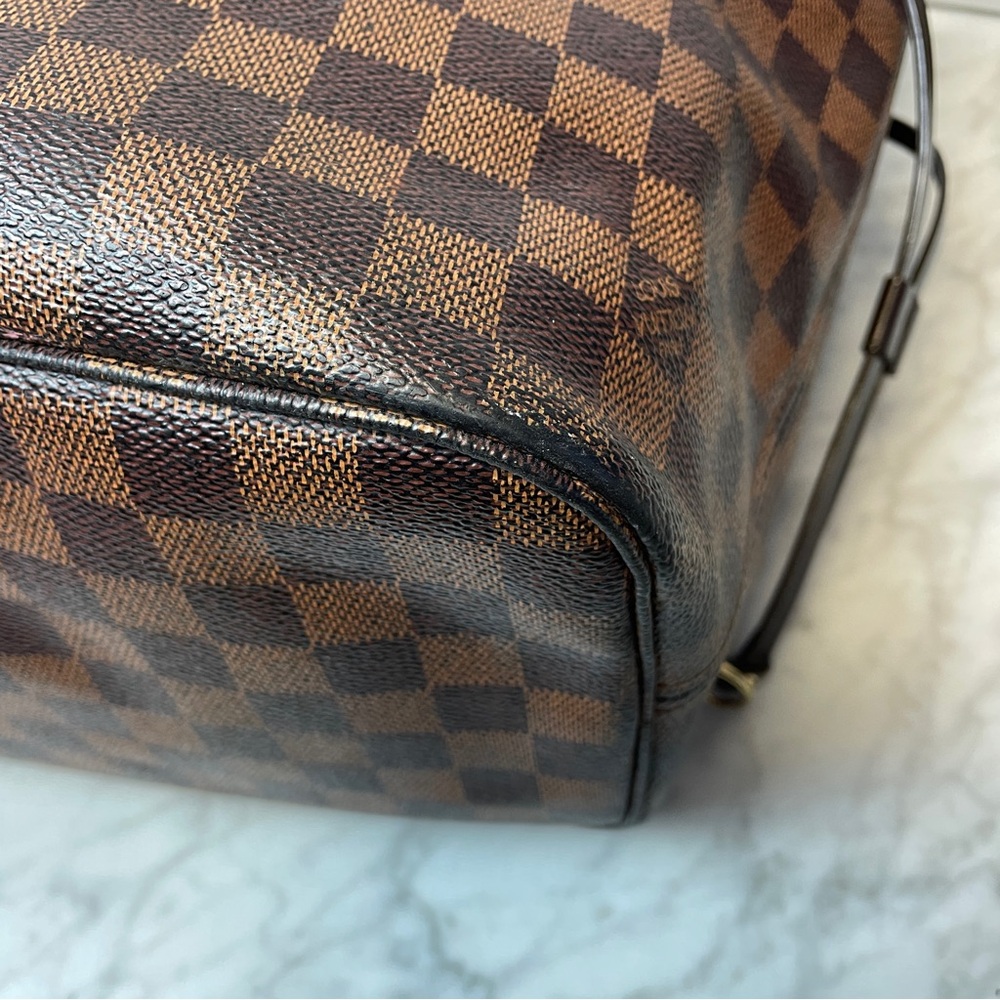 Louis Vuitton Damier Ebene Neverfull MM - Picture 4 of 15
